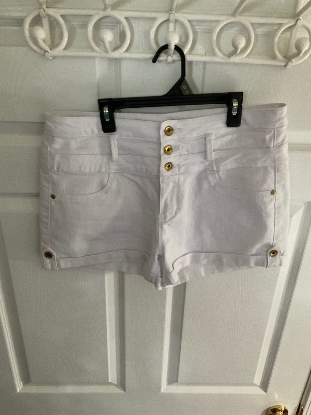 Refuge high waisted shorts with 3 bottoms.  white size 14   2 back pockets